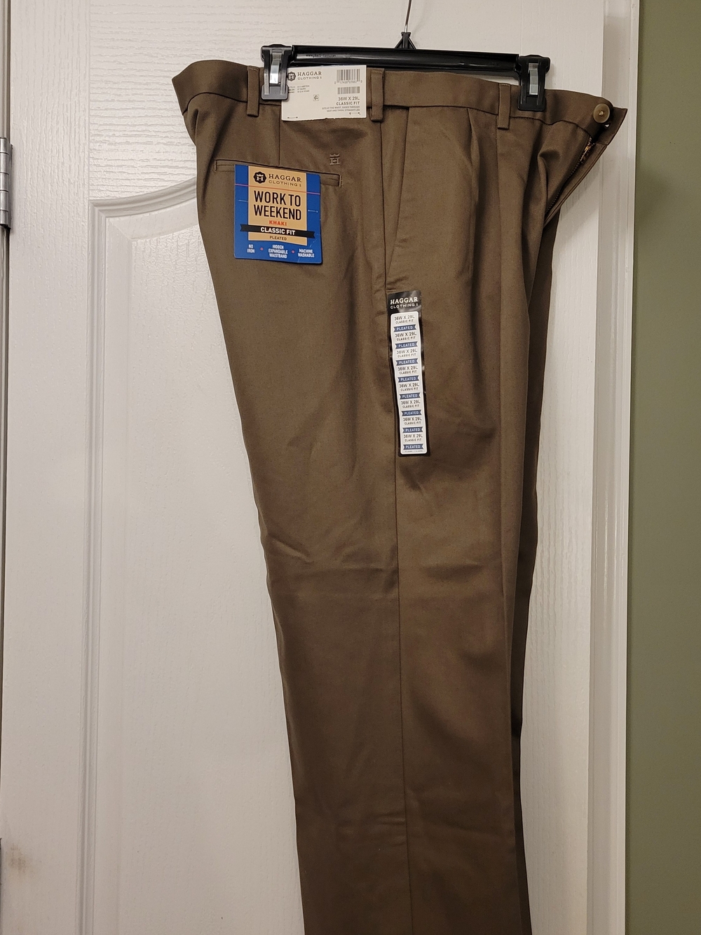 Haggar Men’s Classic Fit Work & Weekend Khaki Pants 36x29